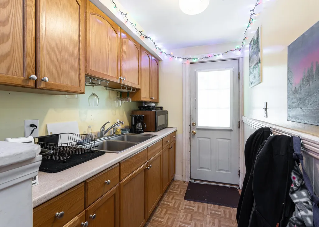 235 Cedar Street Manchester NH 03103