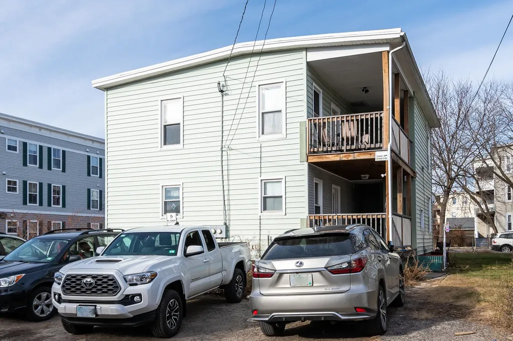 235 Cedar Street Manchester NH 03103