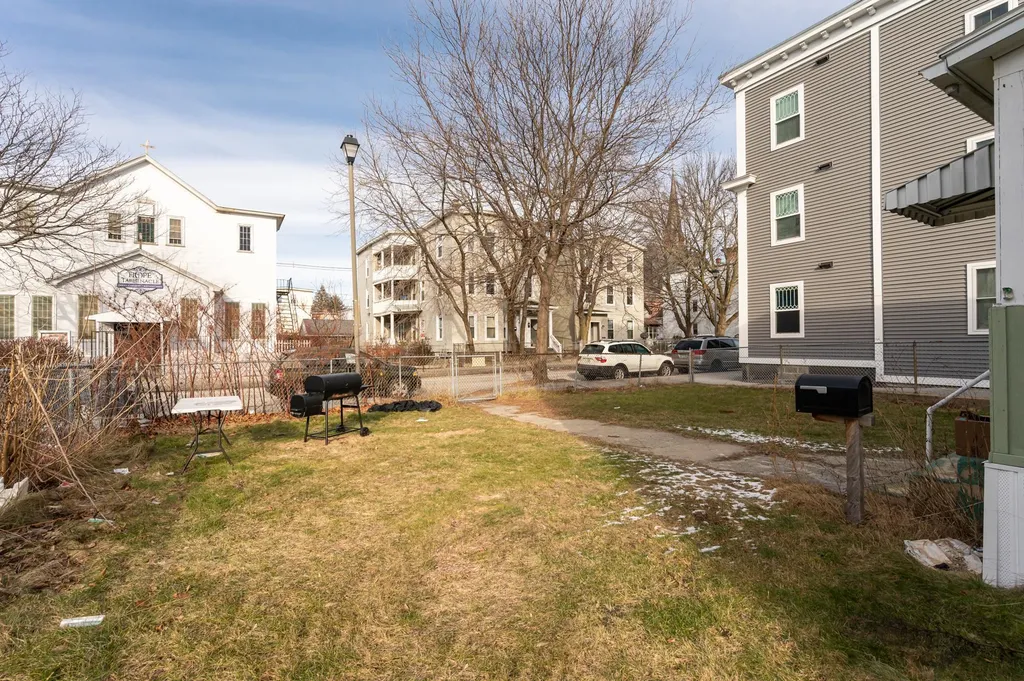 235 Cedar Street Manchester NH 03103