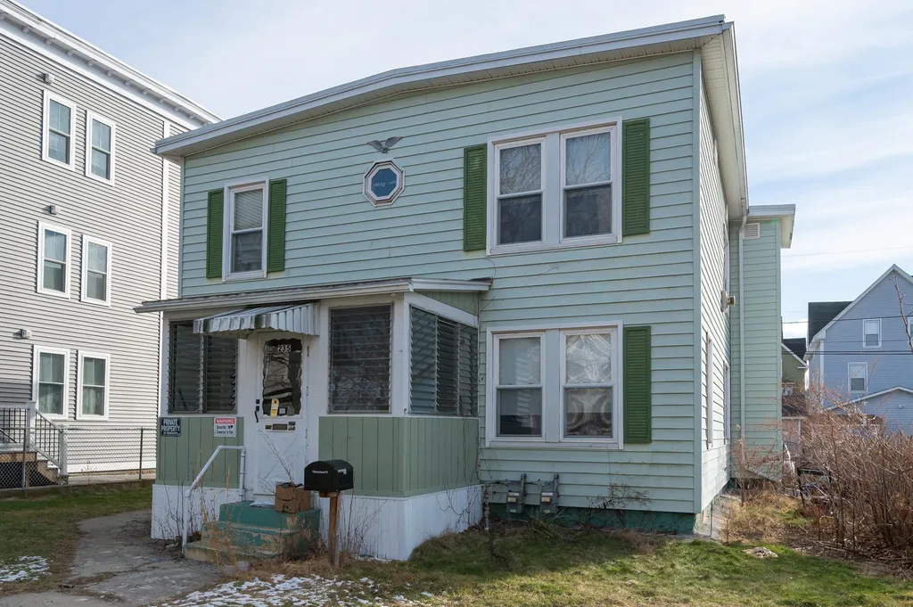 235 Cedar Street Manchester NH 03103