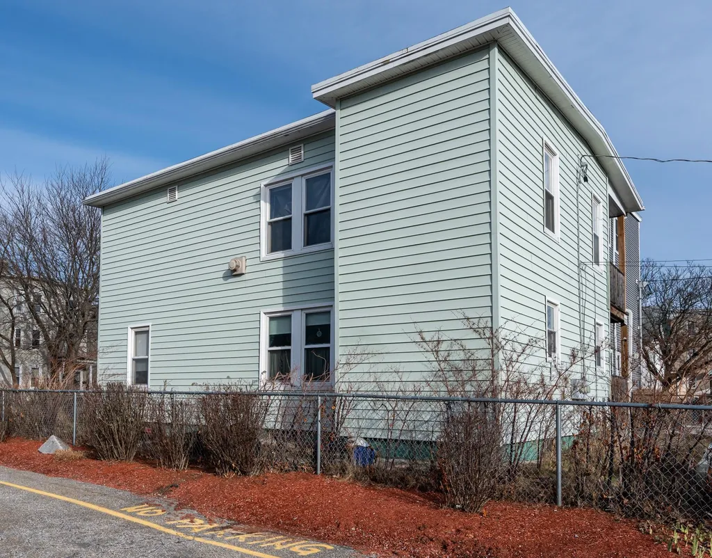 235 Cedar Street Manchester NH 03103