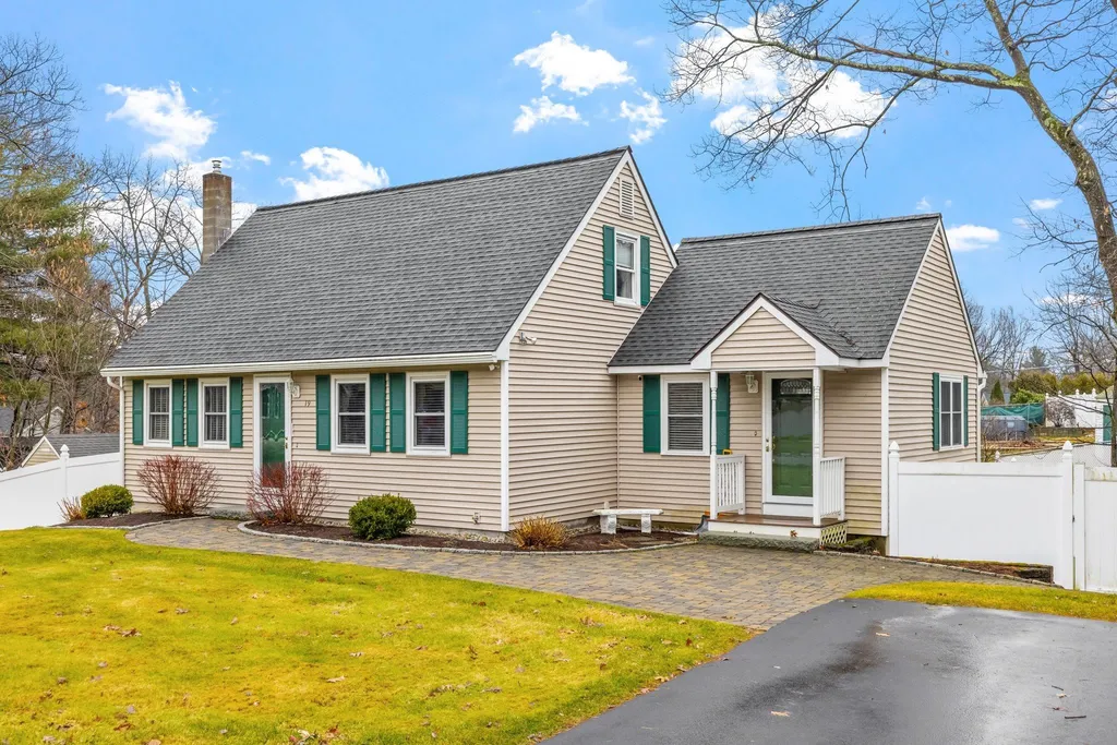 19 Custom Street Nashua NH 03062