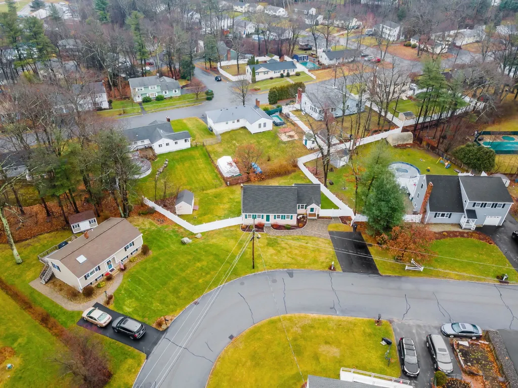19 Custom Street Nashua NH 03062
