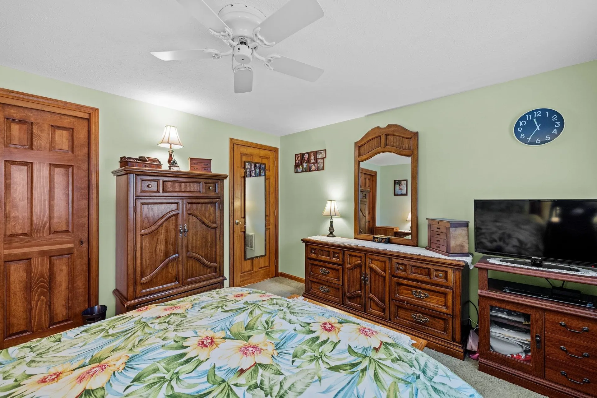 19 Custom Street Nashua NH 03062
