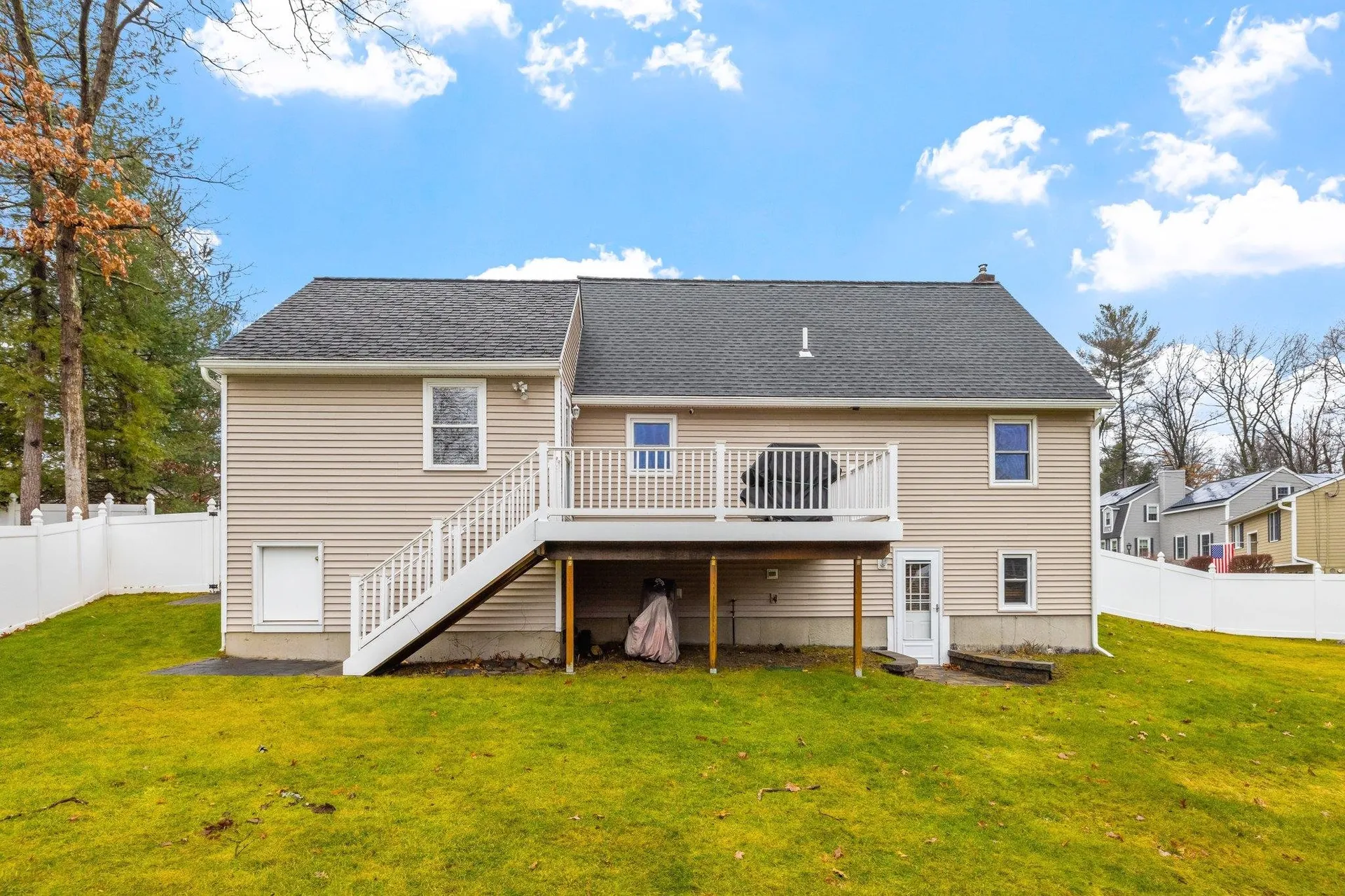 19 Custom Street Nashua NH 03062