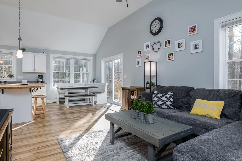 113 Twin Bridge Road Weare NH 03281