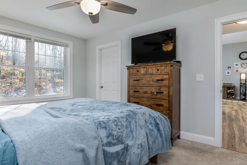 113 Twin Bridge Road Weare NH 03281