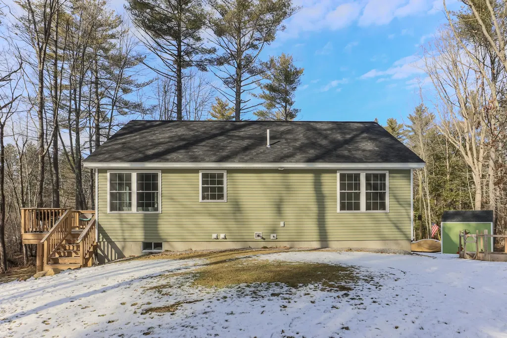 113 Twin Bridge Road Weare NH 03281