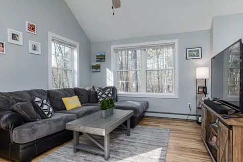 113 Twin Bridge Road Weare NH 03281