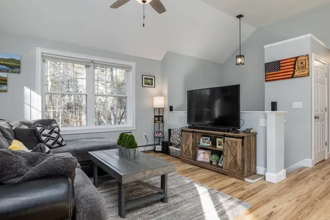 113 Twin Bridge Road Weare NH 03281