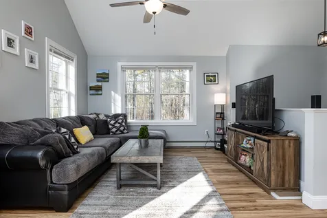 113 Twin Bridge Road Weare NH 03281