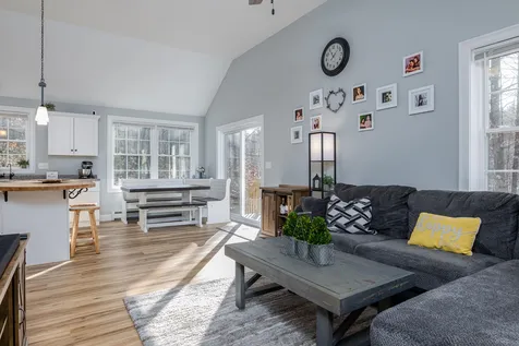 113 Twin Bridge Road Weare NH 03281