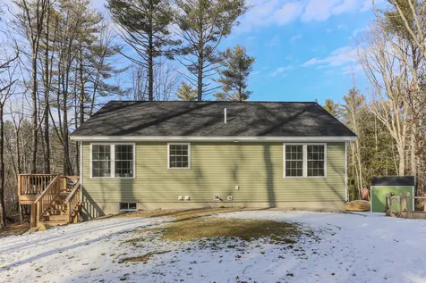 113 Twin Bridge Road Weare NH 03281