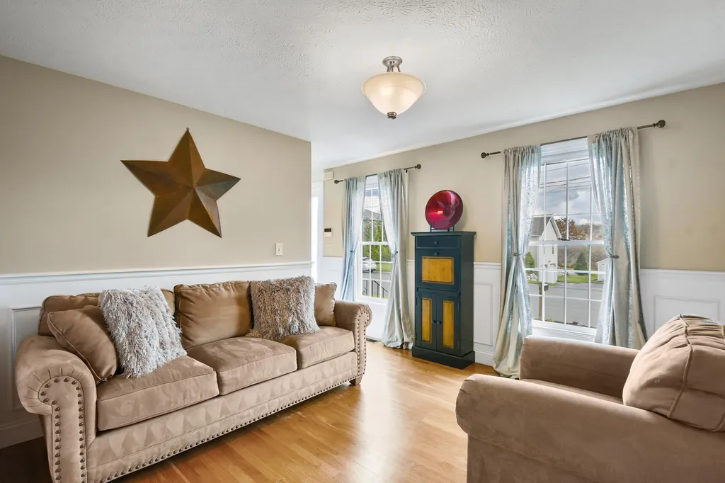 274 Aaron Drive Manchester NH 03109