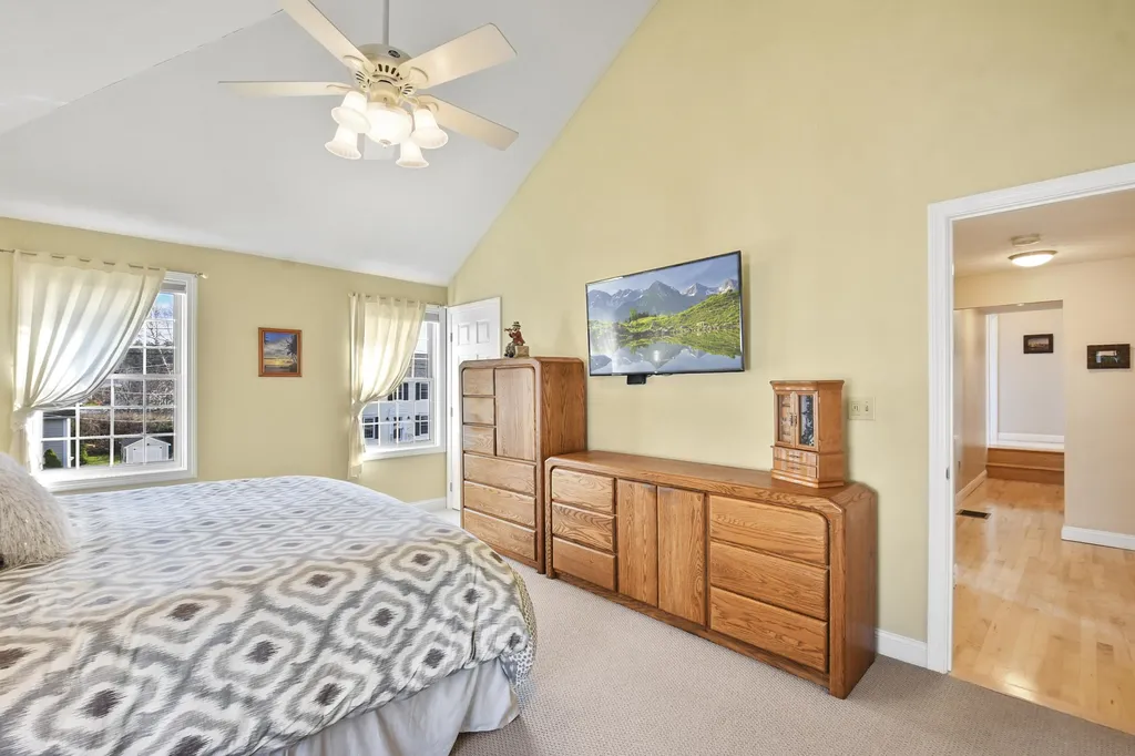 274 Aaron Drive Manchester NH 03109