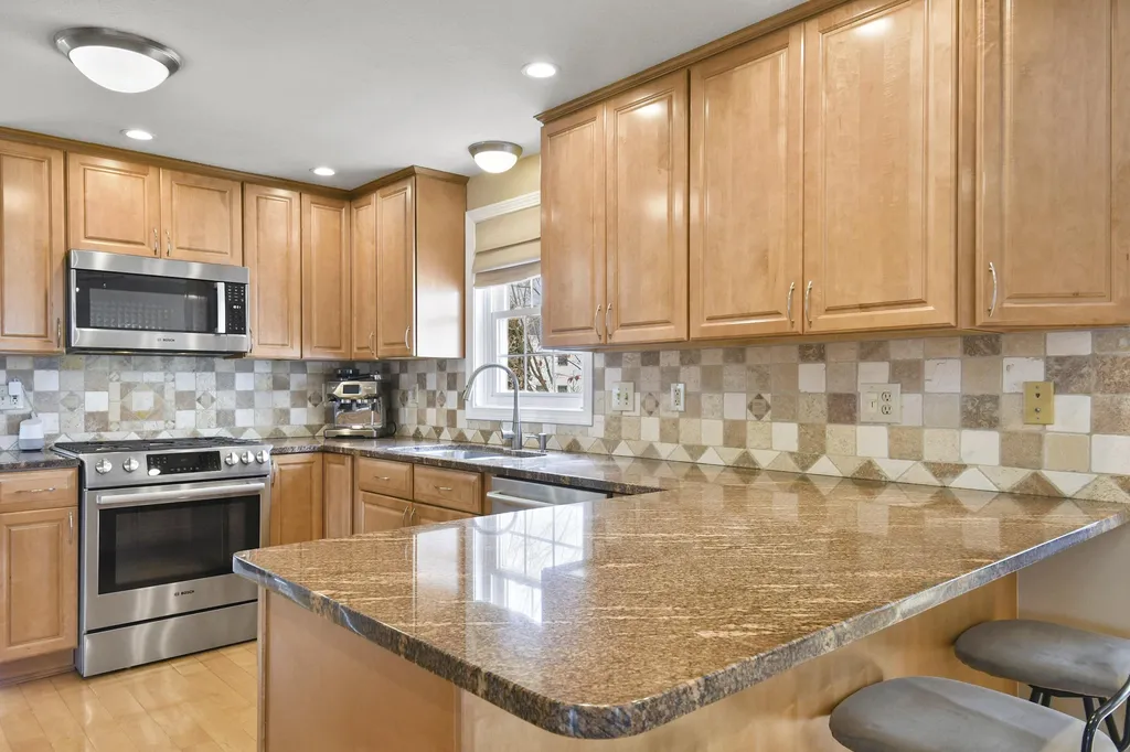 274 Aaron Drive Manchester NH 03109