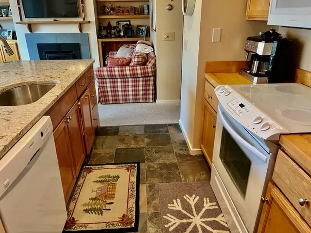 130 Snow Creek Road Warren VT 05674