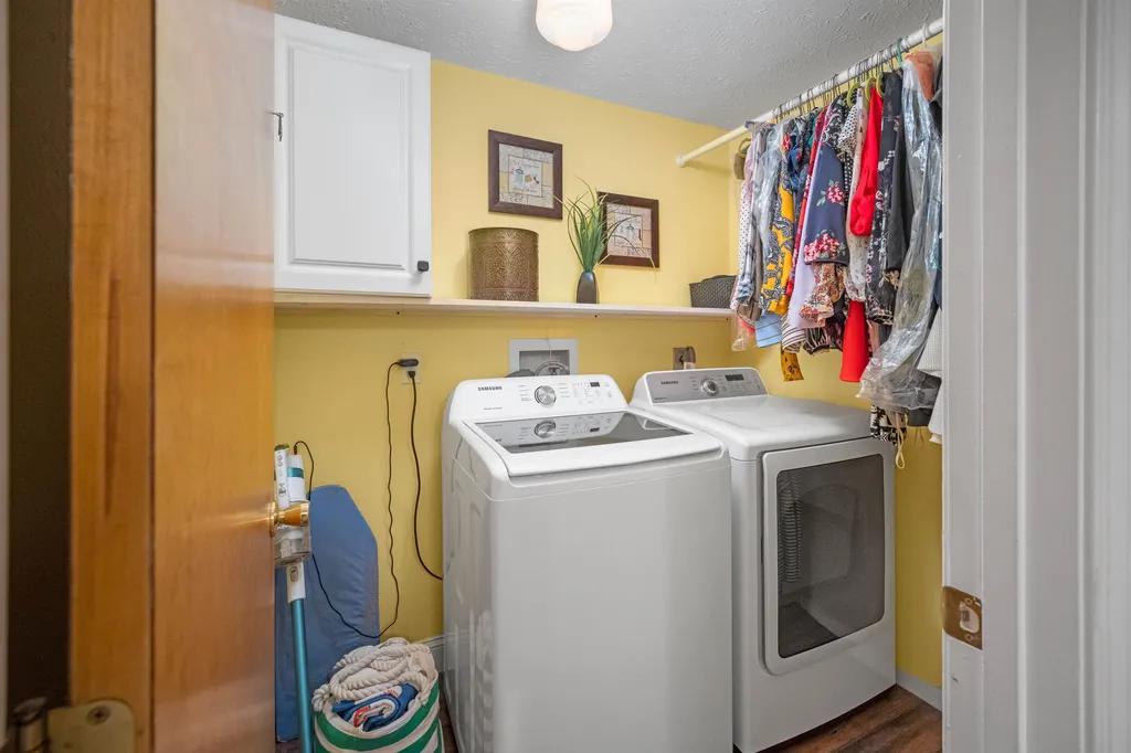 23 Merrimack Drive Merrimack NH 03054