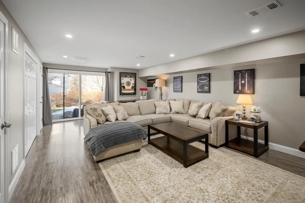 23 Merrimack Drive Merrimack NH 03054