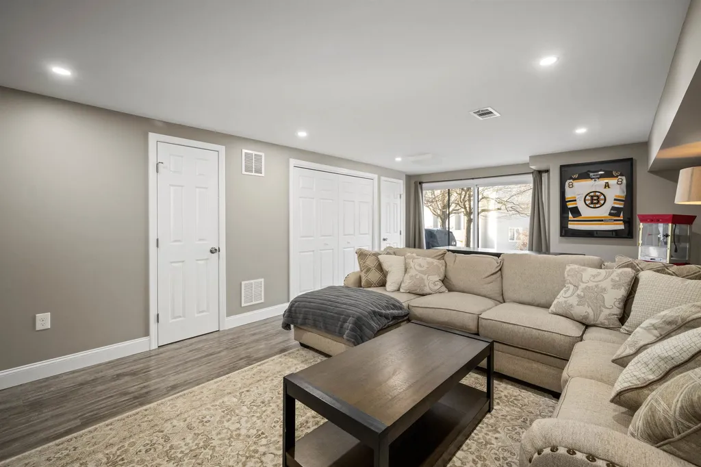 23 Merrimack Drive Merrimack NH 03054