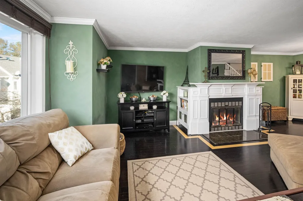 23 Merrimack Drive Merrimack NH 03054
