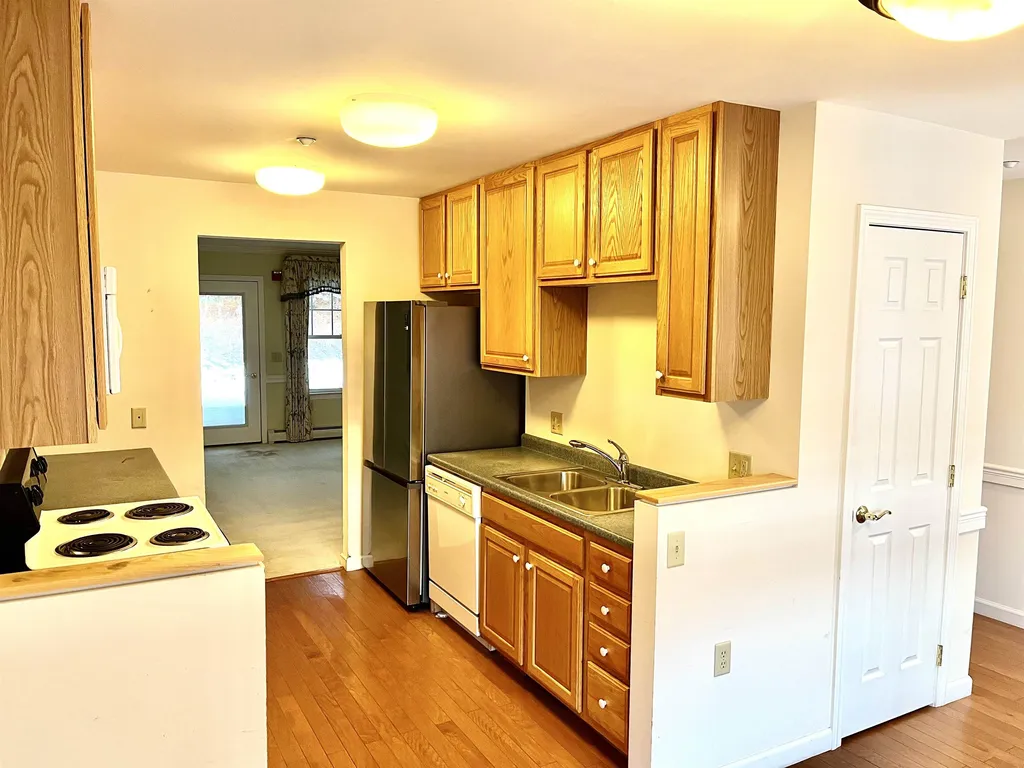 33 Lily Lane Lebanon NH 03784