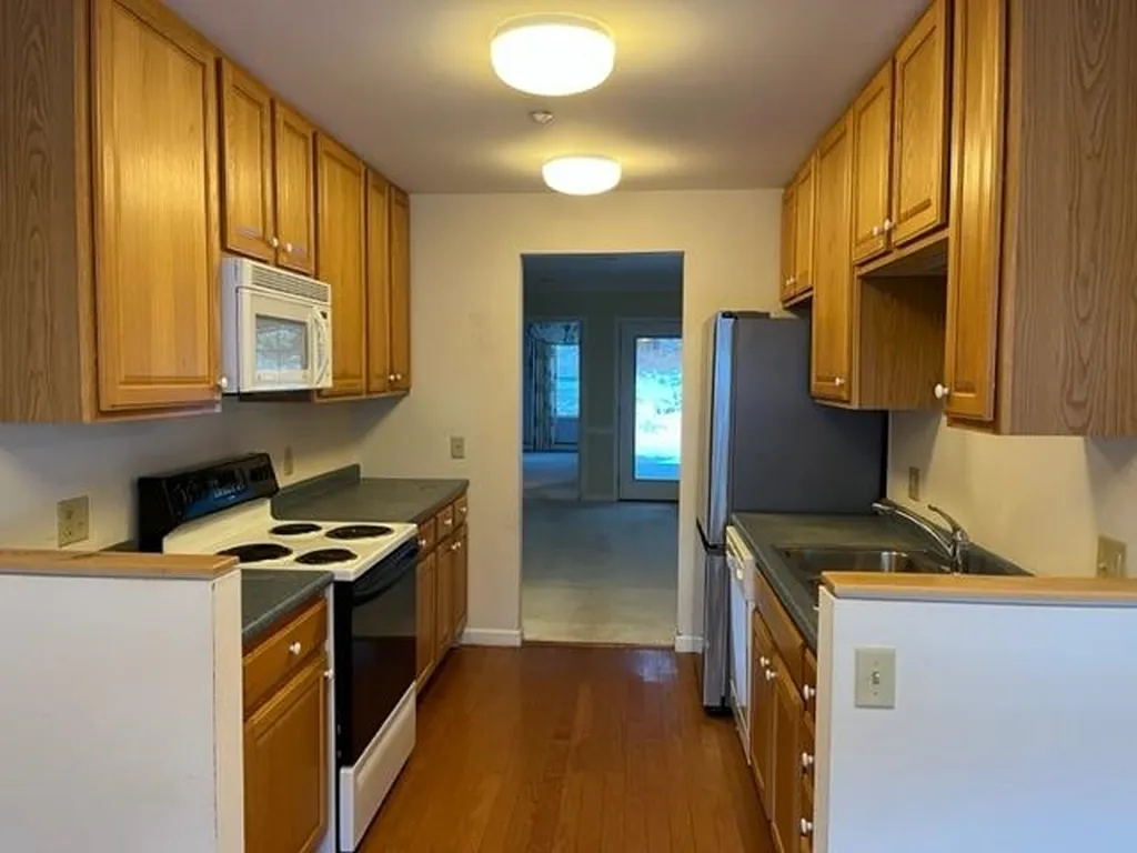 33 Lily Lane Lebanon NH 03784