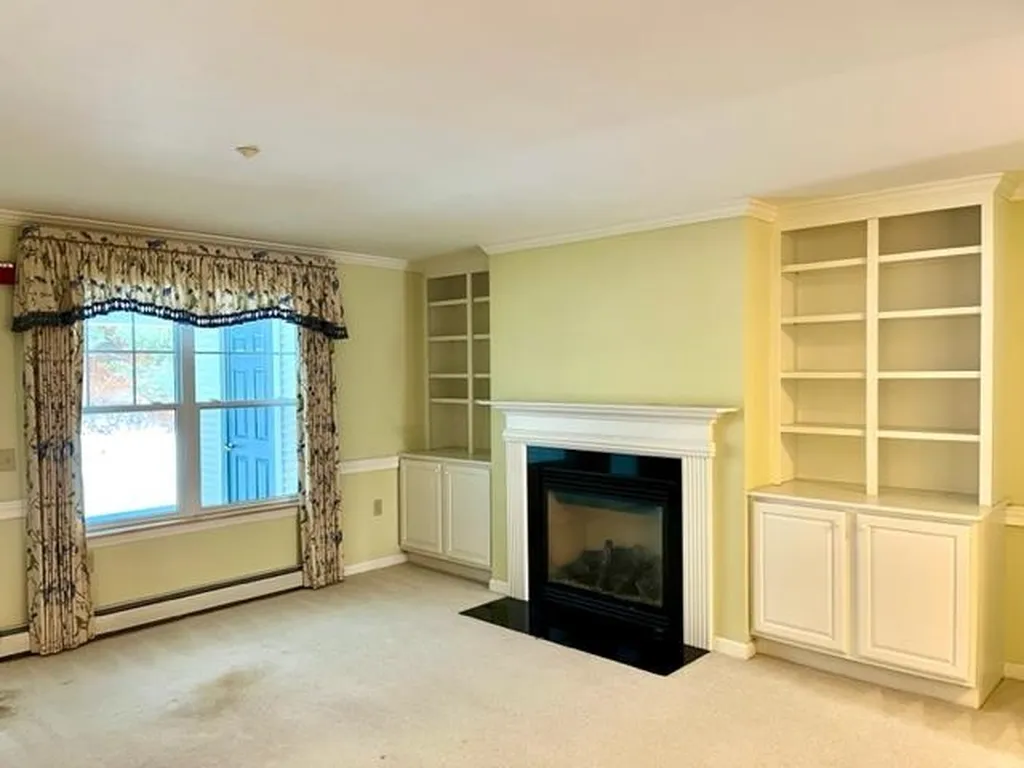 33 Lily Lane Lebanon NH 03784