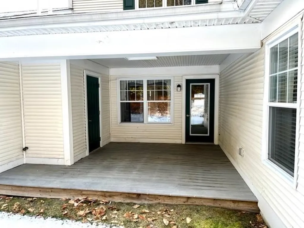 33 Lily Lane Lebanon NH 03784