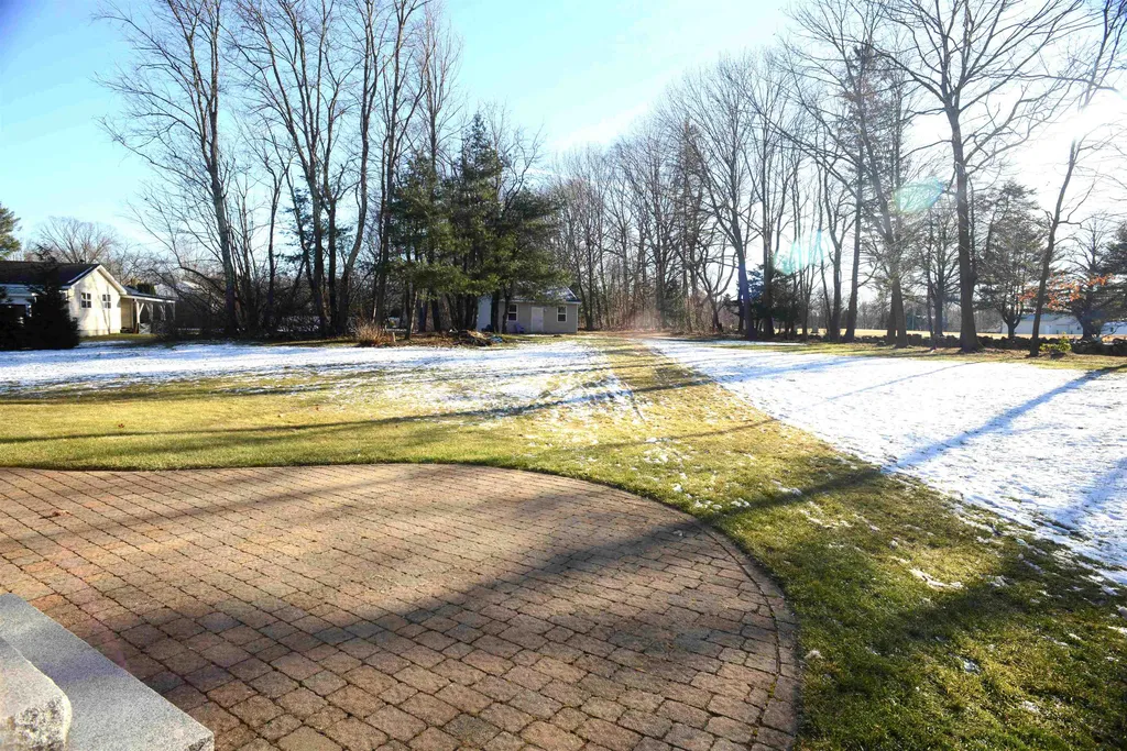 16 New Road North Hampton NH 03862
