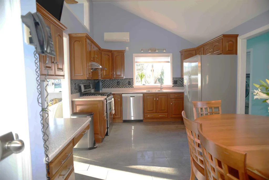 16 New Road North Hampton NH 03862