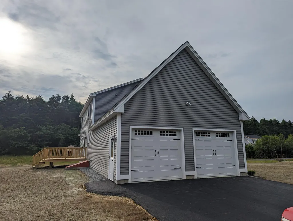 9 Bryson Lane Lee NH 03861