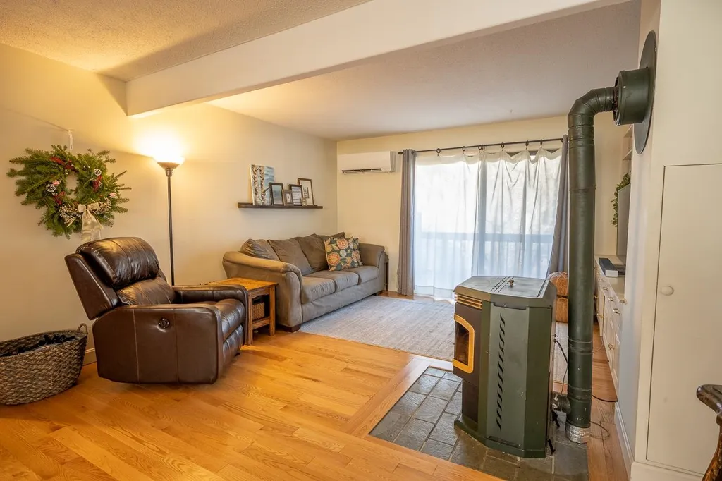 127 Brook Hollow Hanover NH 03755