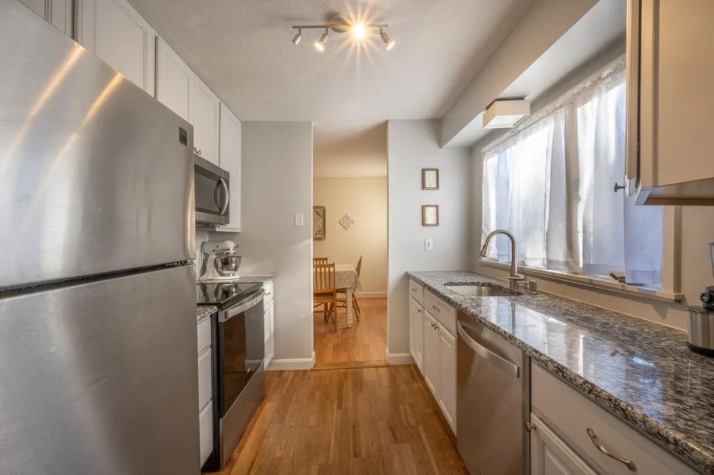 127 Brook Hollow Hanover NH 03755