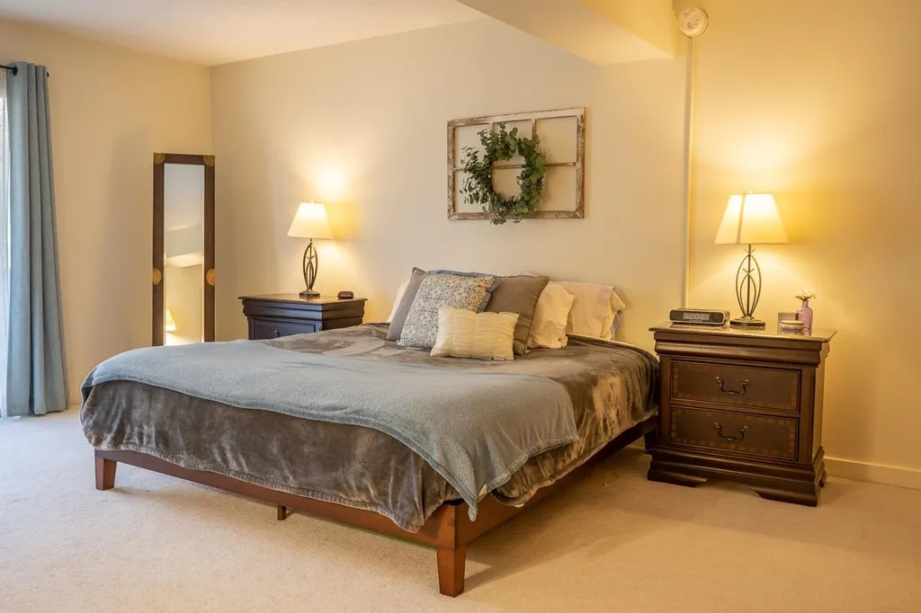 127 Brook Hollow Hanover NH 03755