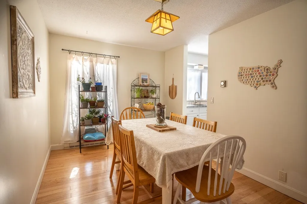 127 Brook Hollow Hanover NH 03755