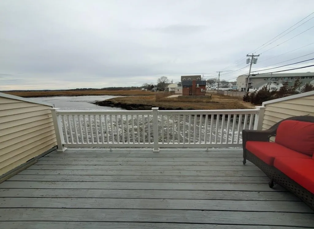 571 Winnacunnet Road Hampton NH 03842