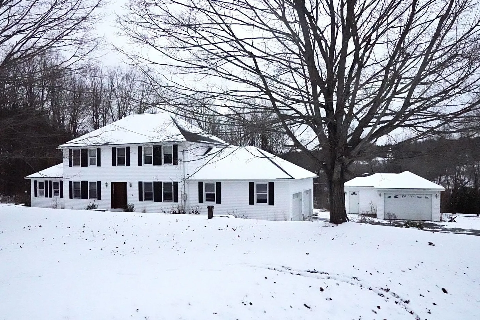 60 Pinecrest Drive Bedford NH 03110