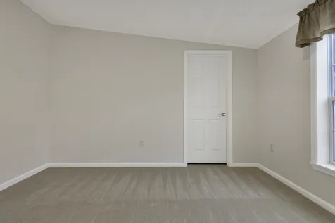 24 Lisa Circle Merrimac MA 01860