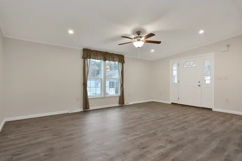 24 Lisa Circle Merrimac MA 01860