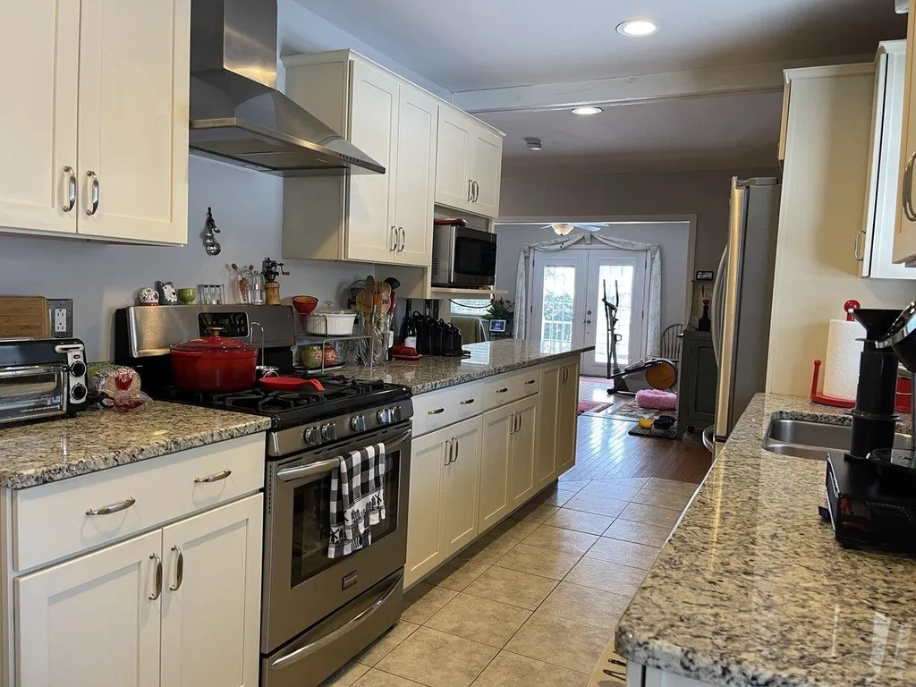 15 Rudgate Road Colchester VT 05446