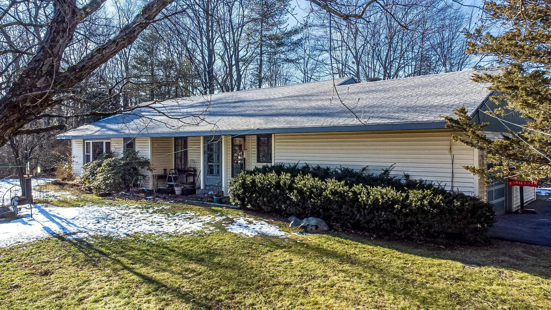 8 Hoitt Drive Durham NH 03824