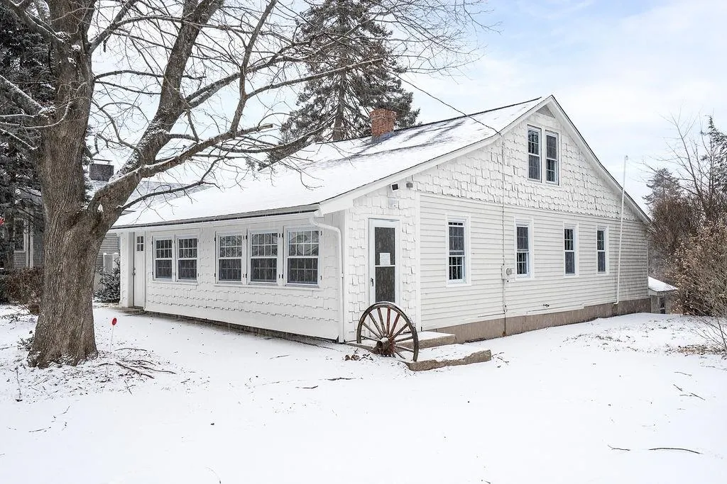 14 Martins Ferry Road Hooksett NH 03106