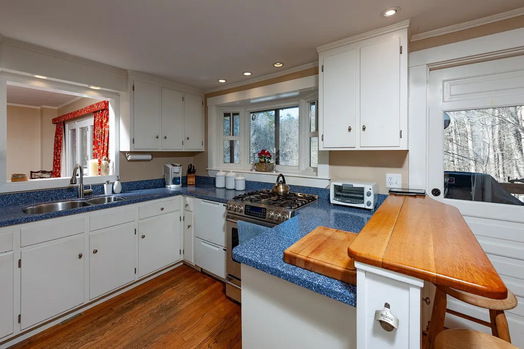 110 Durham Point Road Durham NH 03824