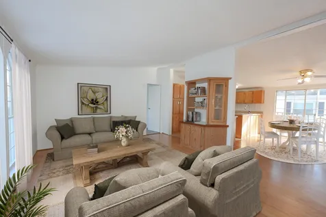 3 Robyn Court Litchfield NH 03052