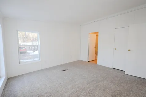 3 Robyn Court Litchfield NH 03052