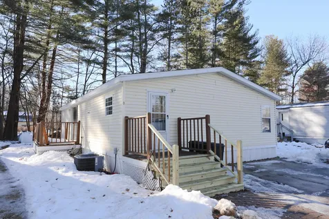 3 Robyn Court Litchfield NH 03052