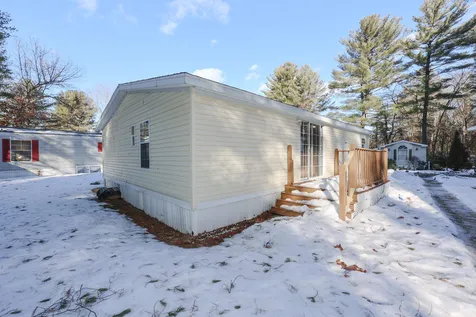3 Robyn Court Litchfield NH 03052