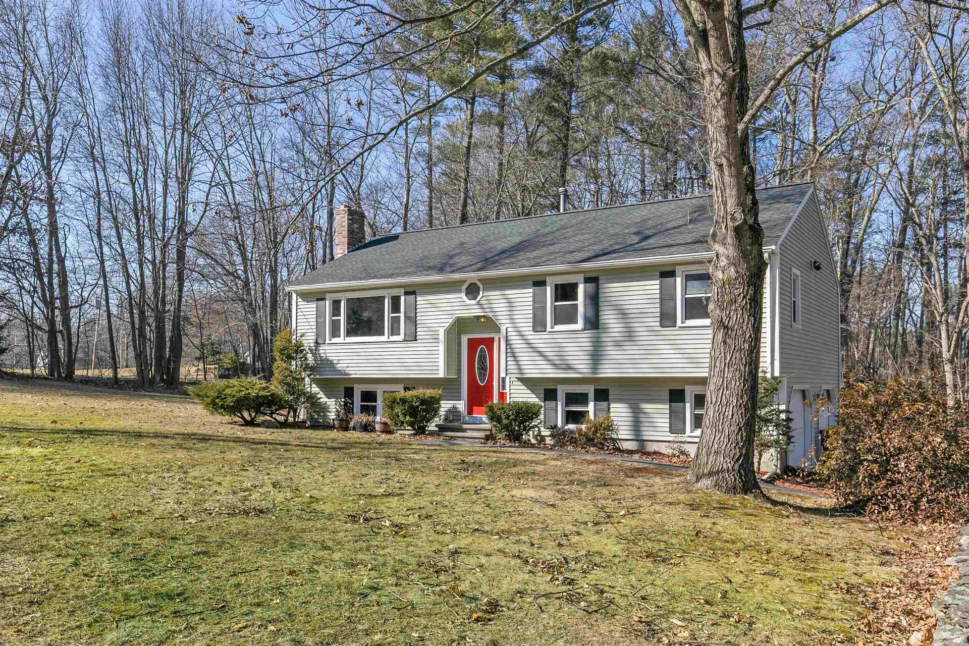 3 Lund Drive Hudson NH 03051