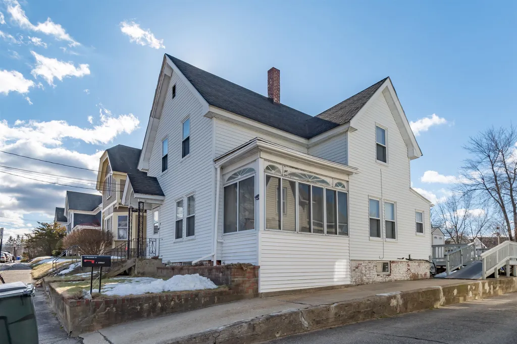 19 Dearborn Street Manchester NH 03103
